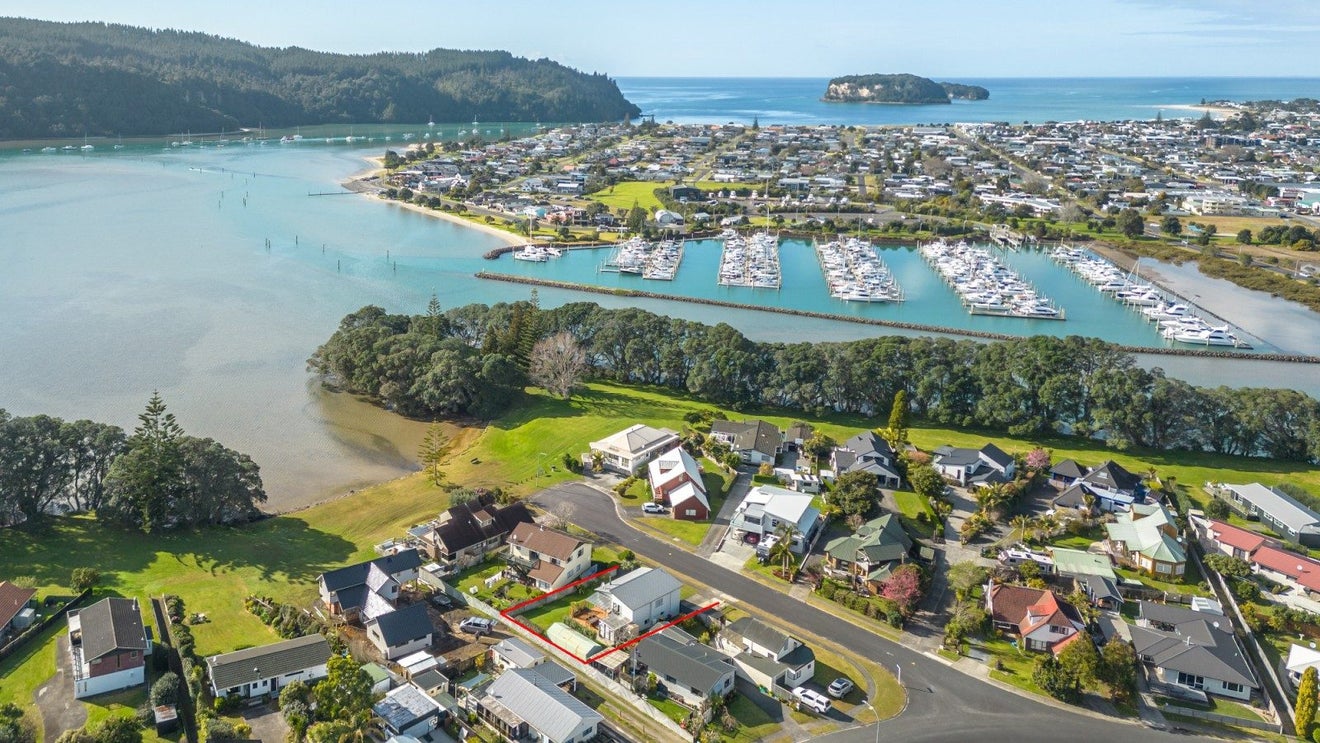 102 Awarua Place, Whangamata - Carousel 1
