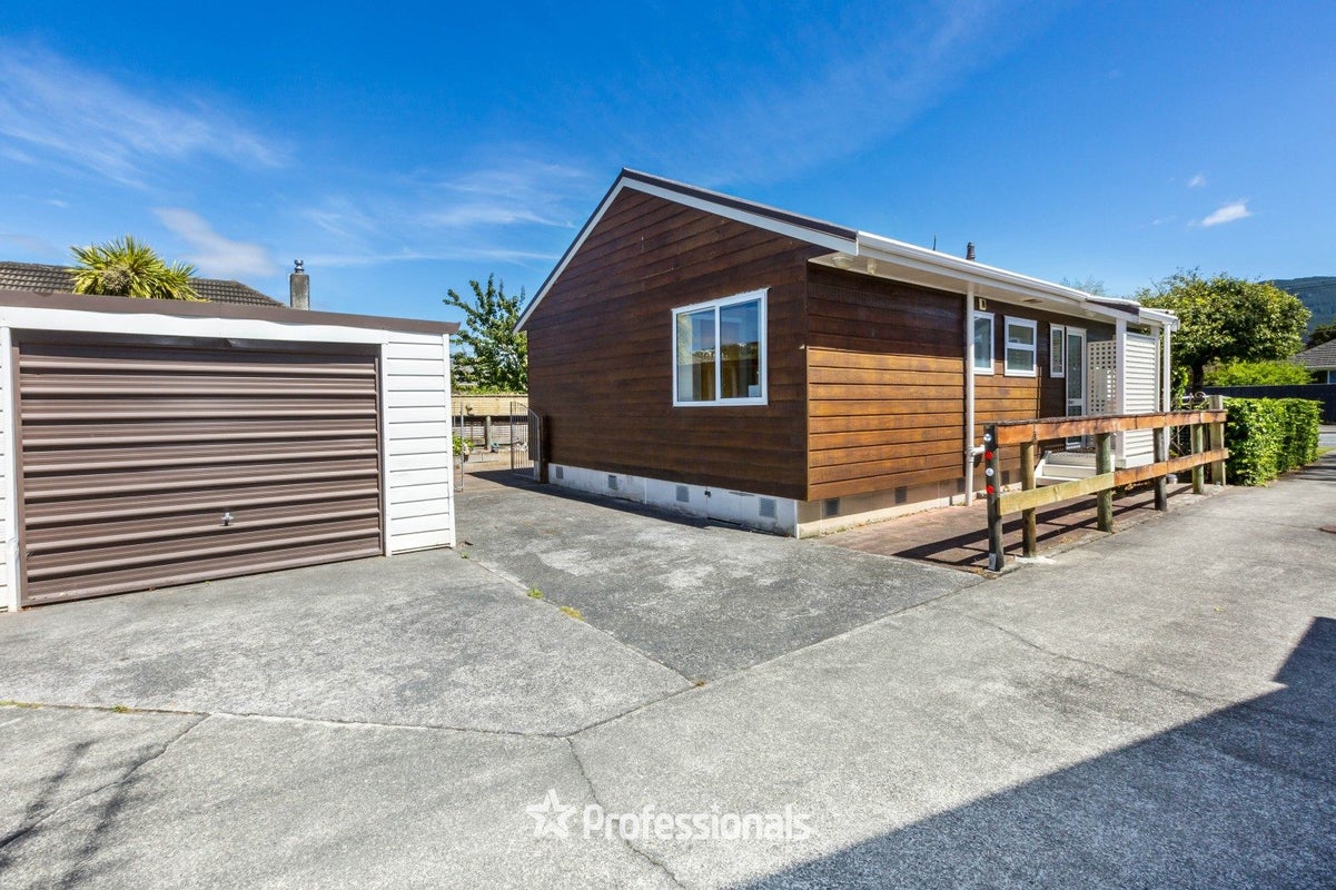 34C Palmer Crescent, Silverstream, Upper Hutt - Carousel 2