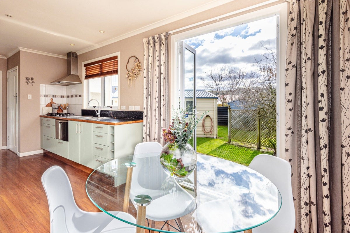 1 Kelvin Street, Aramoho, Whanganui - Carousel 2