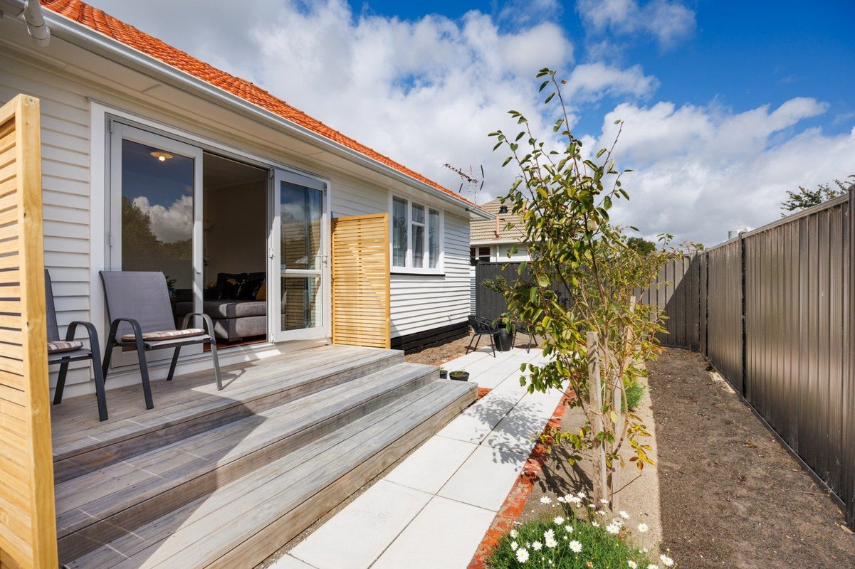 121 Limbrick Street, Terrace End, Palmerston North - Carousel 1
