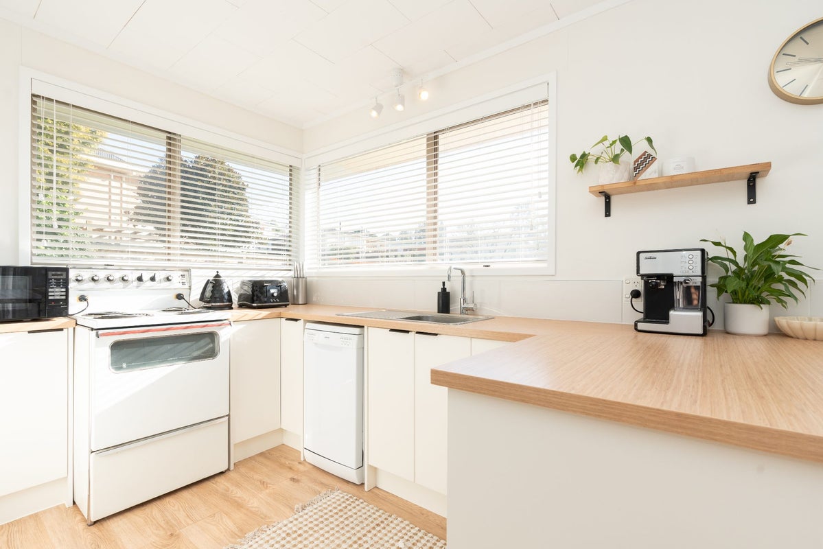 8 Dunvegan Place, Dinsdale, Hamilton - Carousel 2