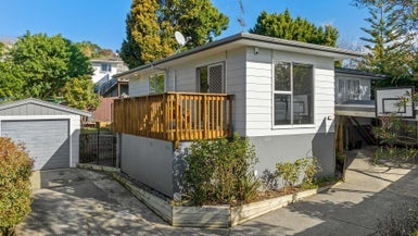 1/5 Classic Grove, Bayview, Auckland - Carousel 1