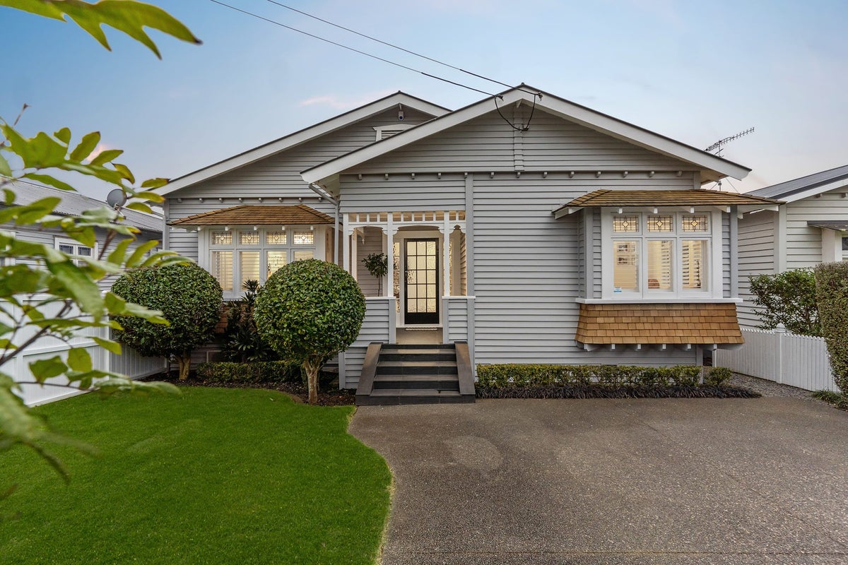 24 Nolan Road, Greenlane, Auckland - Carousel 1