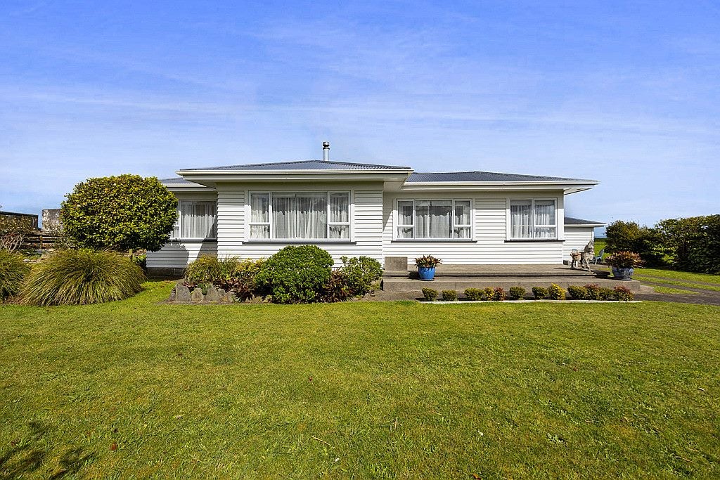 5523 South Road, Opunake - Carousel 2