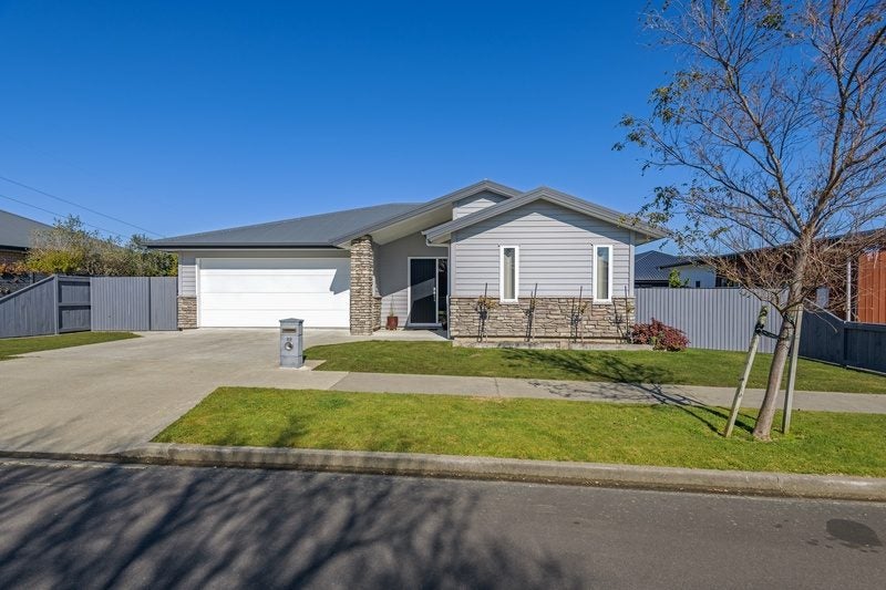 22 Varsity Heights, Fitzherbert, Palmerston North - Carousel 2