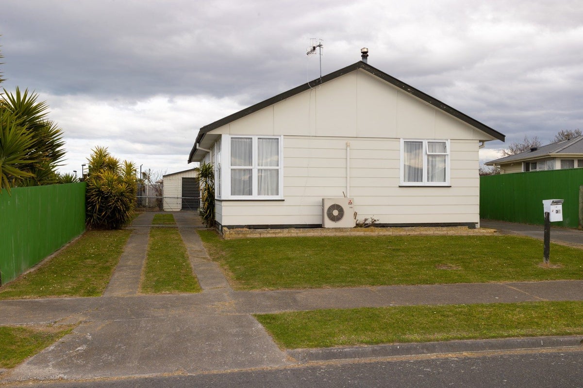 36 Curling Crescent, Onekawa, Napier - Carousel 1