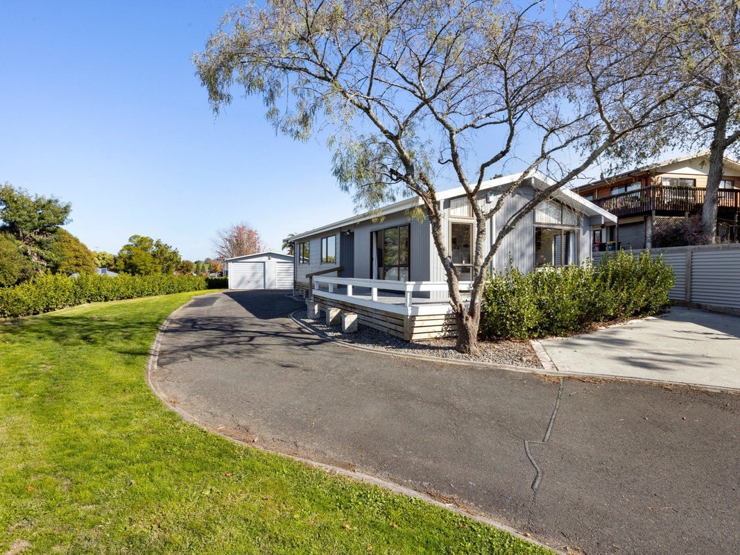 205 Newcastle Road, Grandview Heights, Hamilton - Carousel 1
