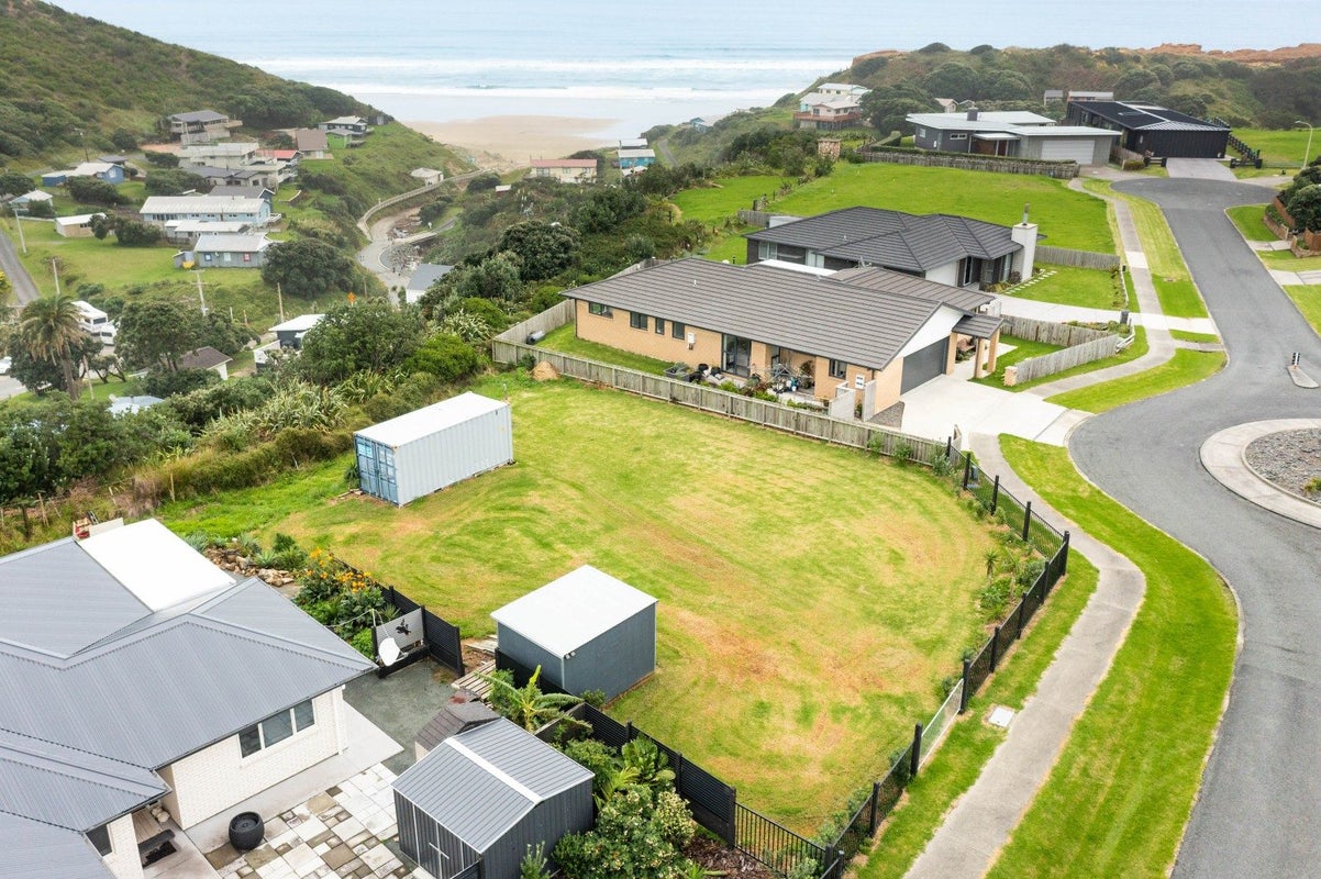 49 Sunset Drive, Baylys Beach - Carousel 1
