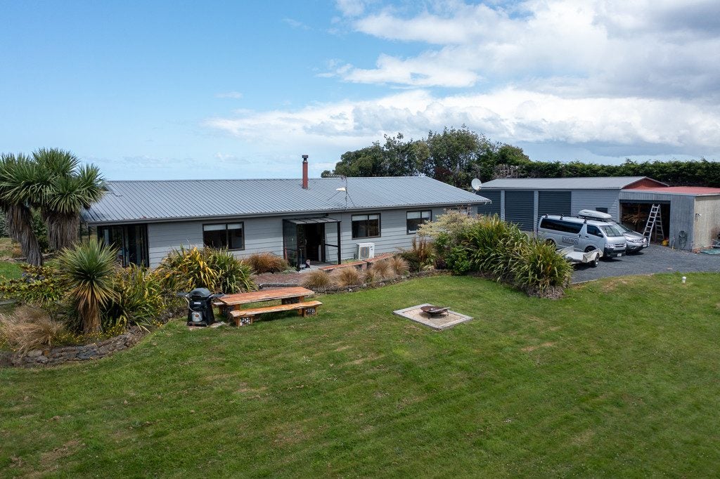 16 Taieri Mouth Road, Brighton, Dunedin - Carousel 2