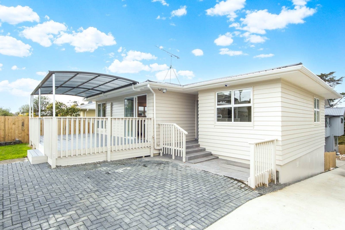 76 Ennis Avenue, Pakuranga Heights, Auckland - Carousel 1