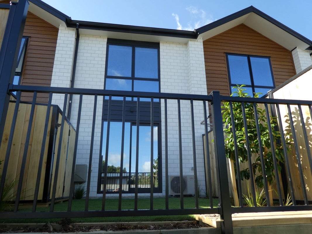 4/172 Don Buck Road, Massey, Auckland - Carousel 1