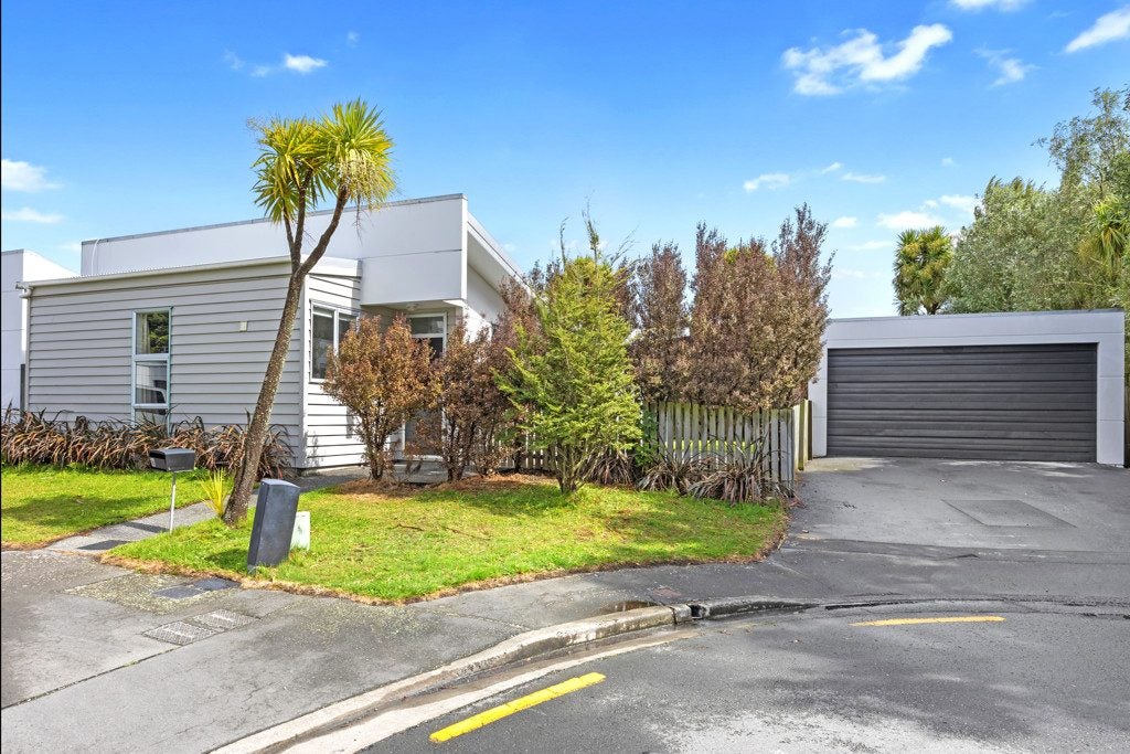 8 Somers Place, Spreydon, Christchurch - Carousel 1