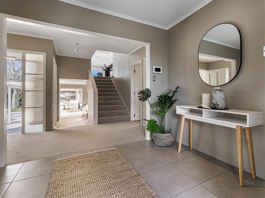 136 Clovelly Road, Bucklands Beach, Auckland - Carousel 2