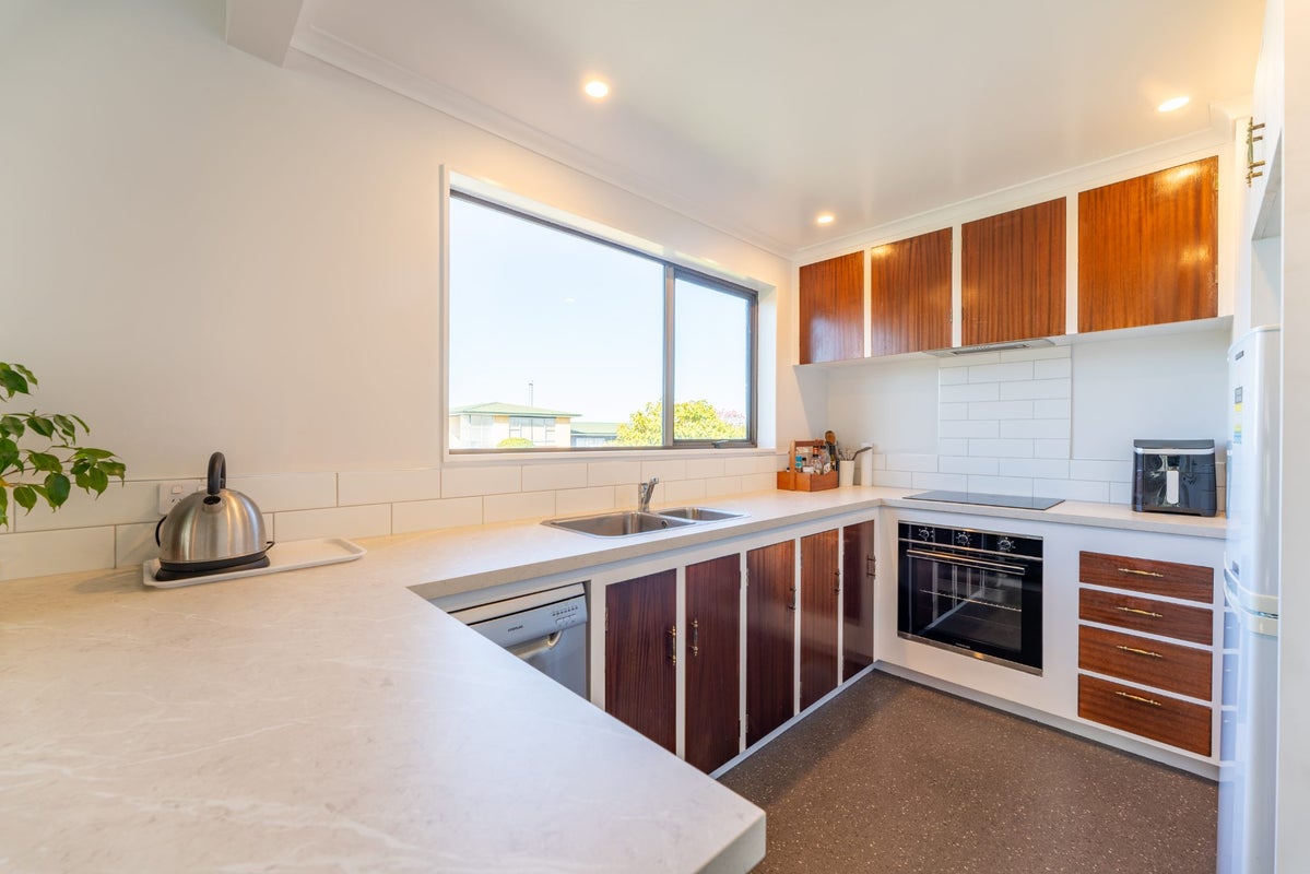 10 Roxburgh Street, Glenwood, Timaru - Carousel 2