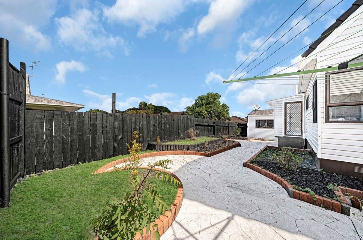 2/18 Elizabeth Avenue, Papatoetoe, Auckland - Carousel 2