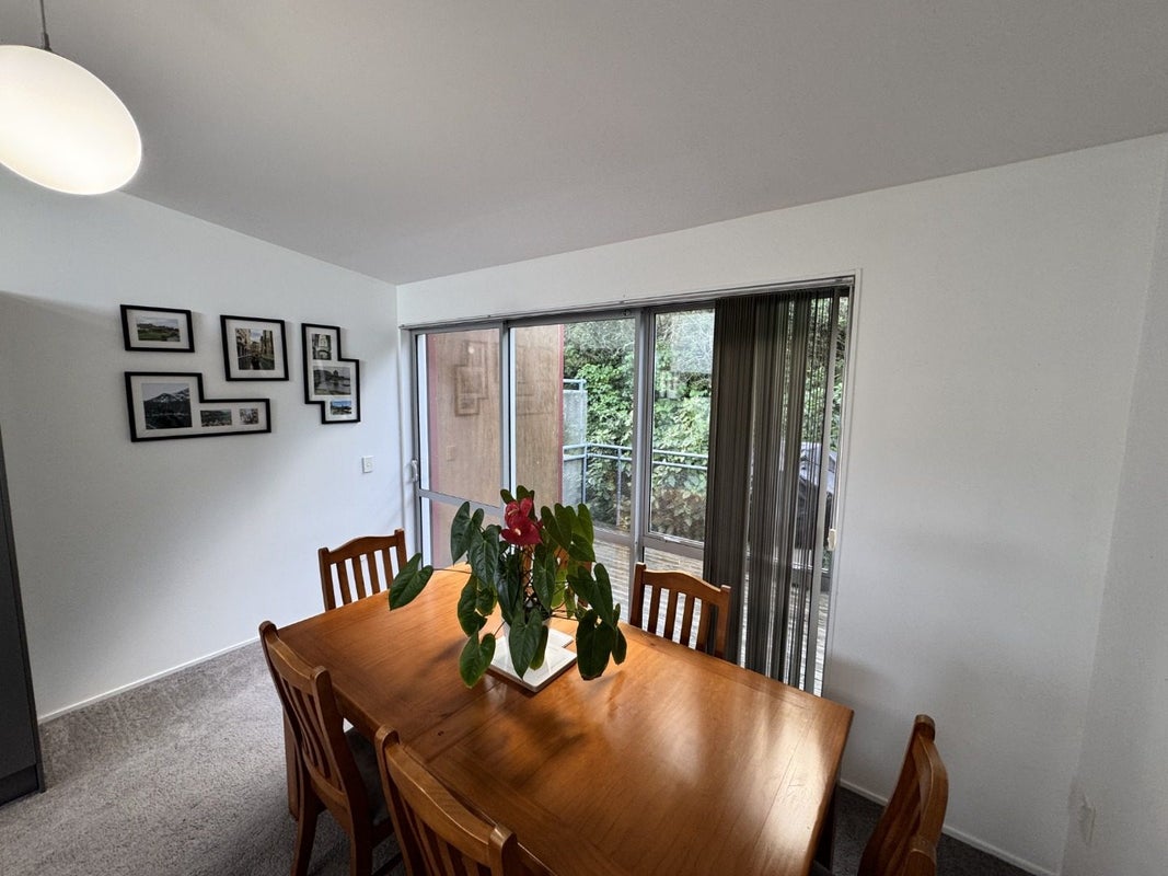 5/2 Onslow Road, Khandallah, Wellington - Carousel 2