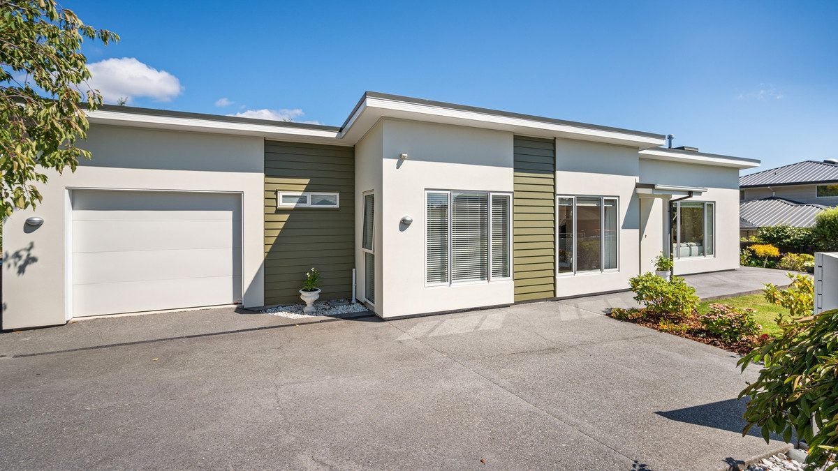 1/4 Woodlau Rise, Huntsbury, Christchurch - Carousel 1