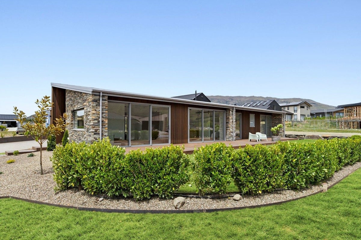 28 Doug Ledgerwood Drive, WANAKA - Carousel 2