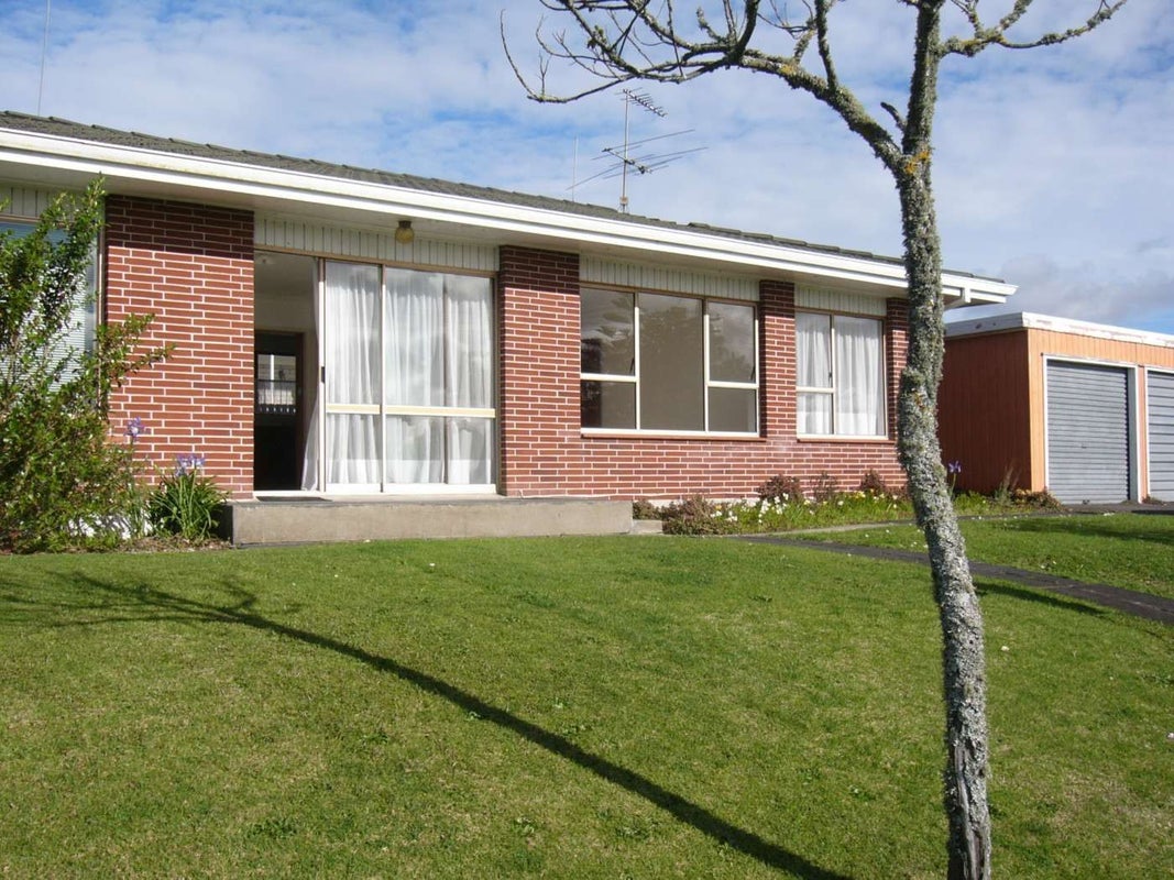 3/2 Vodanovich Road, Te Atatu South, Auckland - Carousel 1