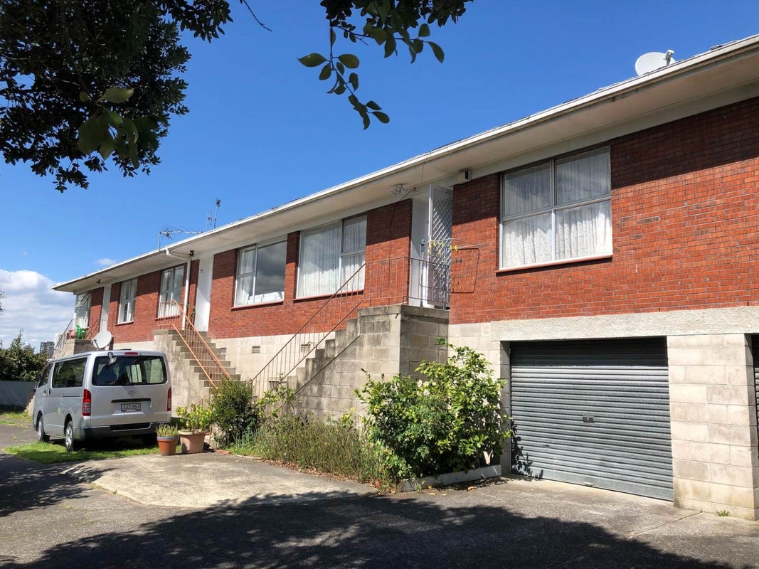 4/3 Koromiko Street, New Lynn, Auckland - Carousel 1