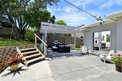 1/552 Beach Road, Rothesay Bay, Auckland - Carousel 1