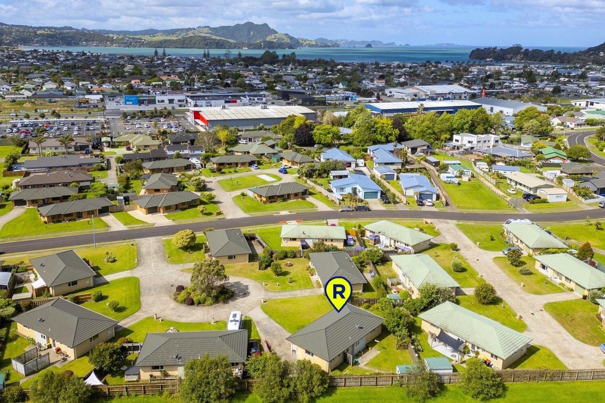 26 Seascape Road, Remuera, Auckland - Carousel 2