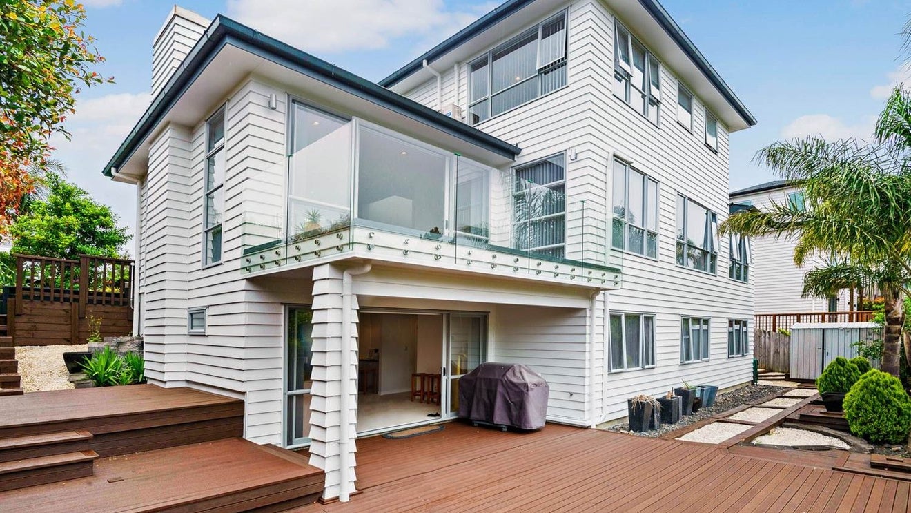 39 Zara Court, Windsor Park, Auckland - Carousel 1