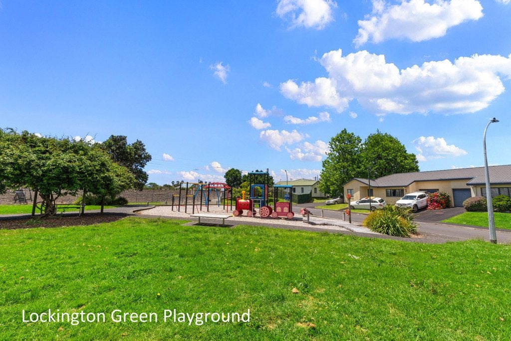 1 Neta Grove, Henderson, Auckland - Carousel 23