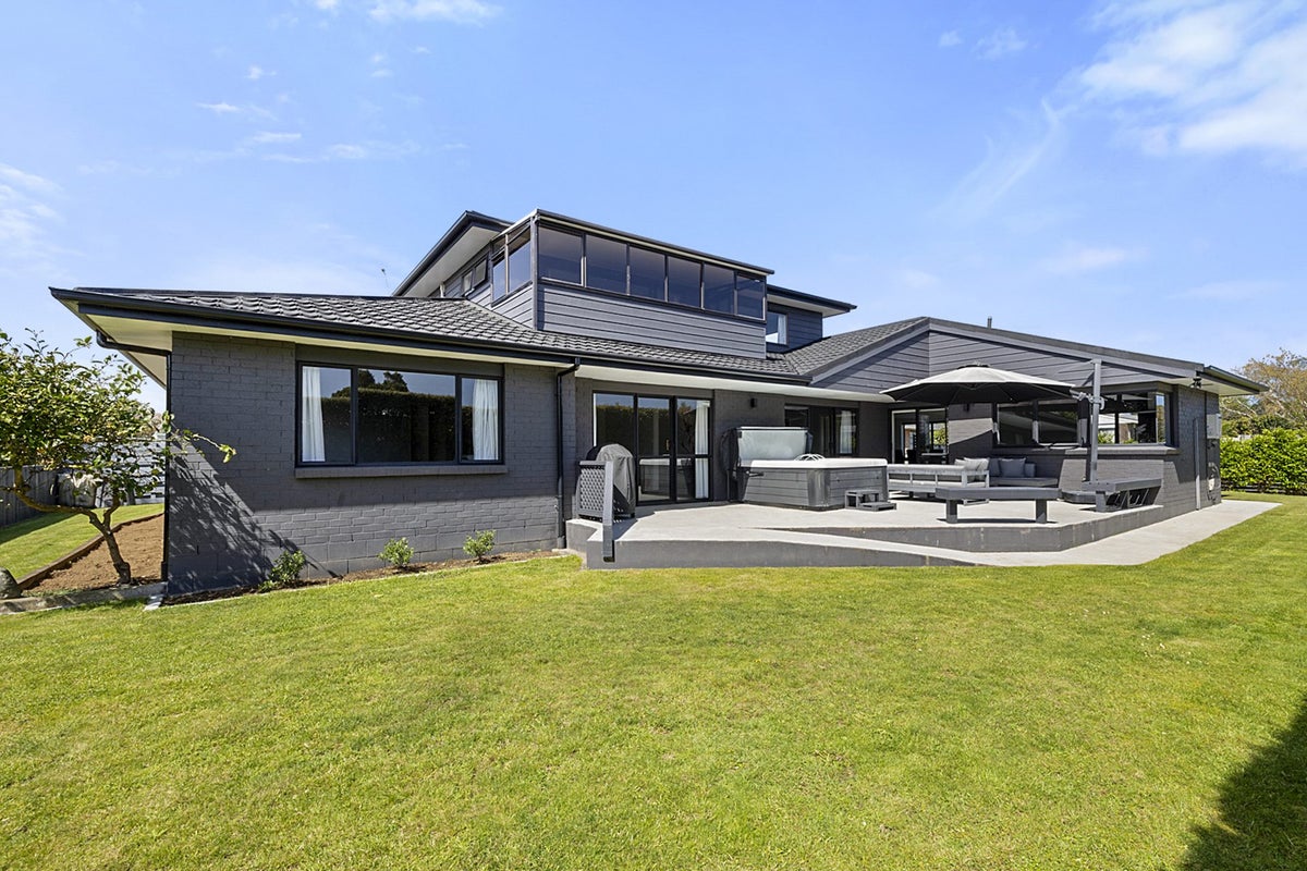 40 Heta Road, Highlands Park, New Plymouth, Taranaki - Carousel 1