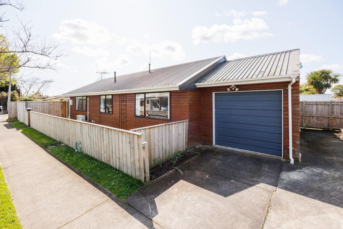 237 Vogel Street, Roslyn, Palmerston North - Carousel 1
