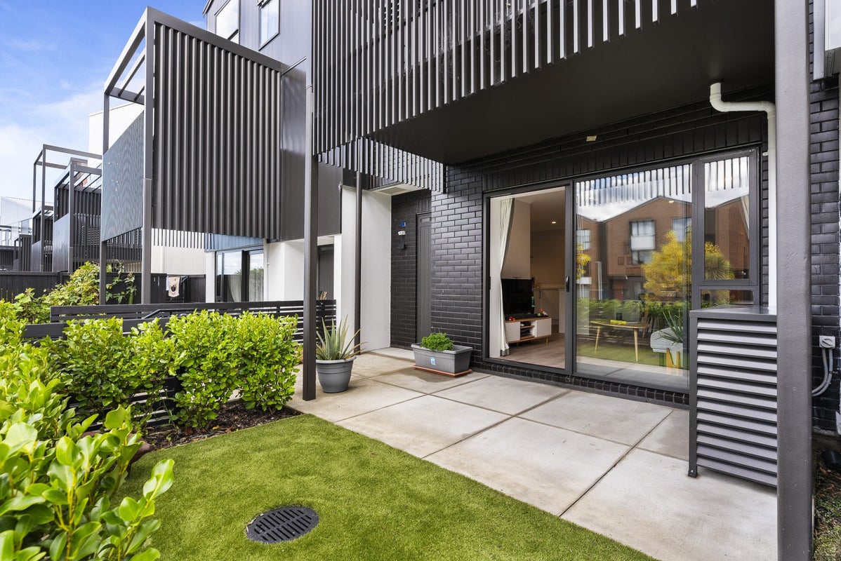 3/73 Hobsonville Point Road, Hobsonville, Auckland - Carousel 1