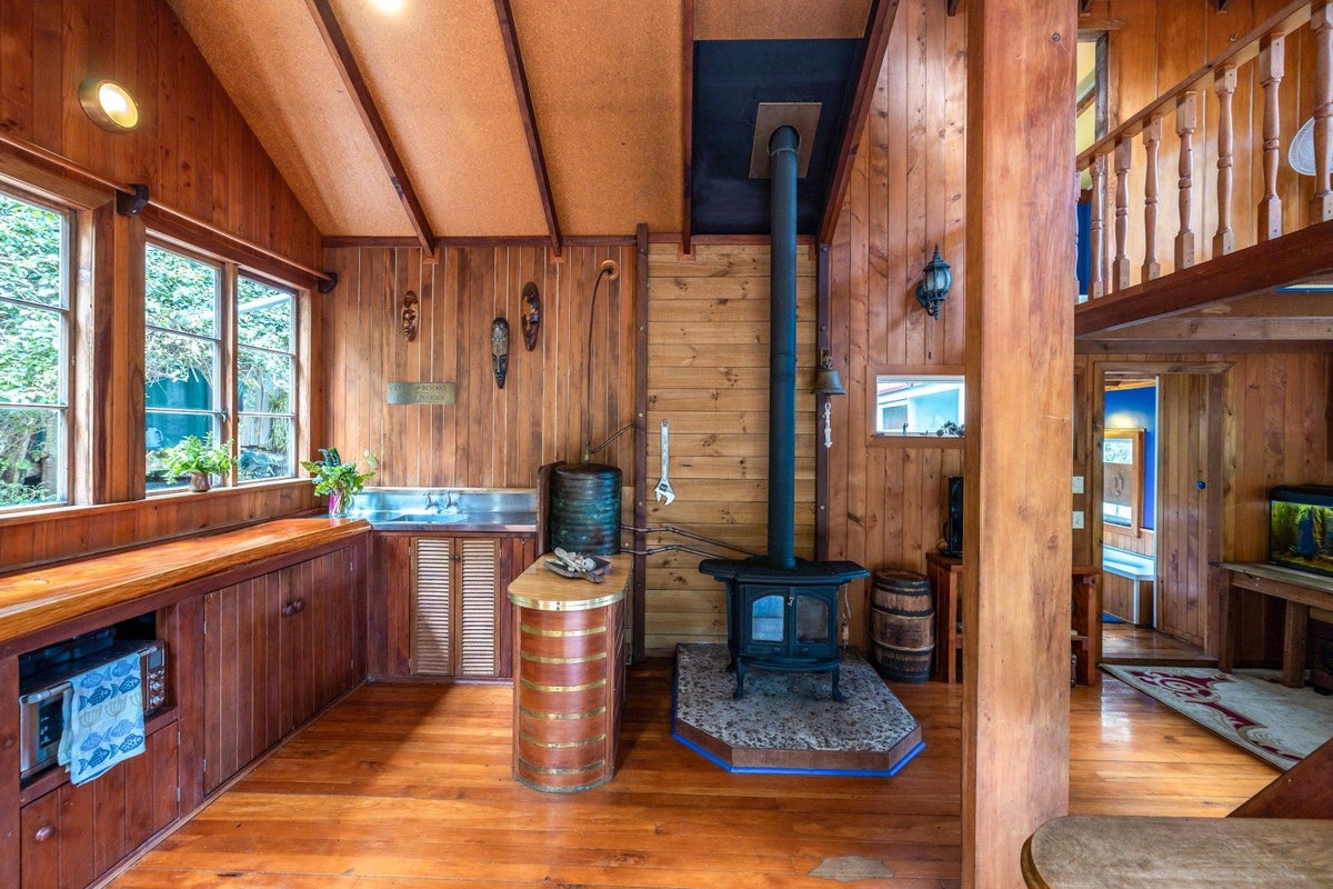 17 Hobson Terrace, Onetangi, Waiheke Island - Carousel 2