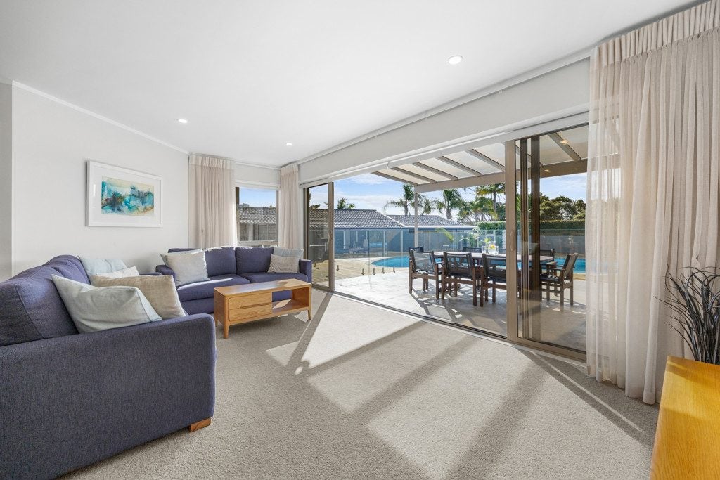 8 Rachael Place, Farm Cove, Manukau City, Auckland - Carousel 2