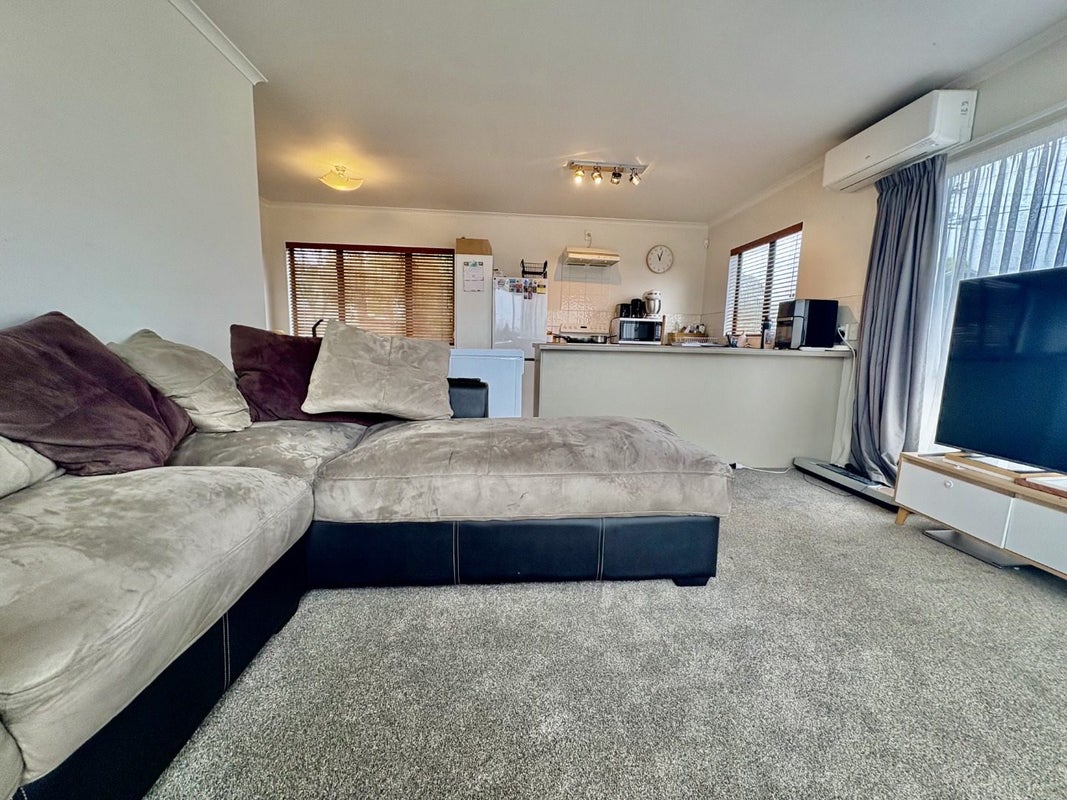 41 Vera Road, Te Atatu South, Auckland - Carousel 2