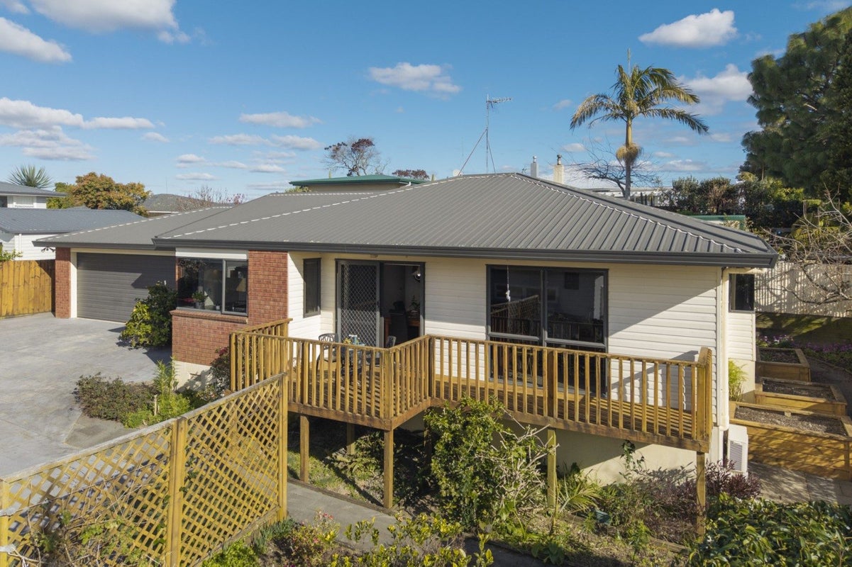 17B Hilltop Road, Parkvale, Tauranga - Carousel 1