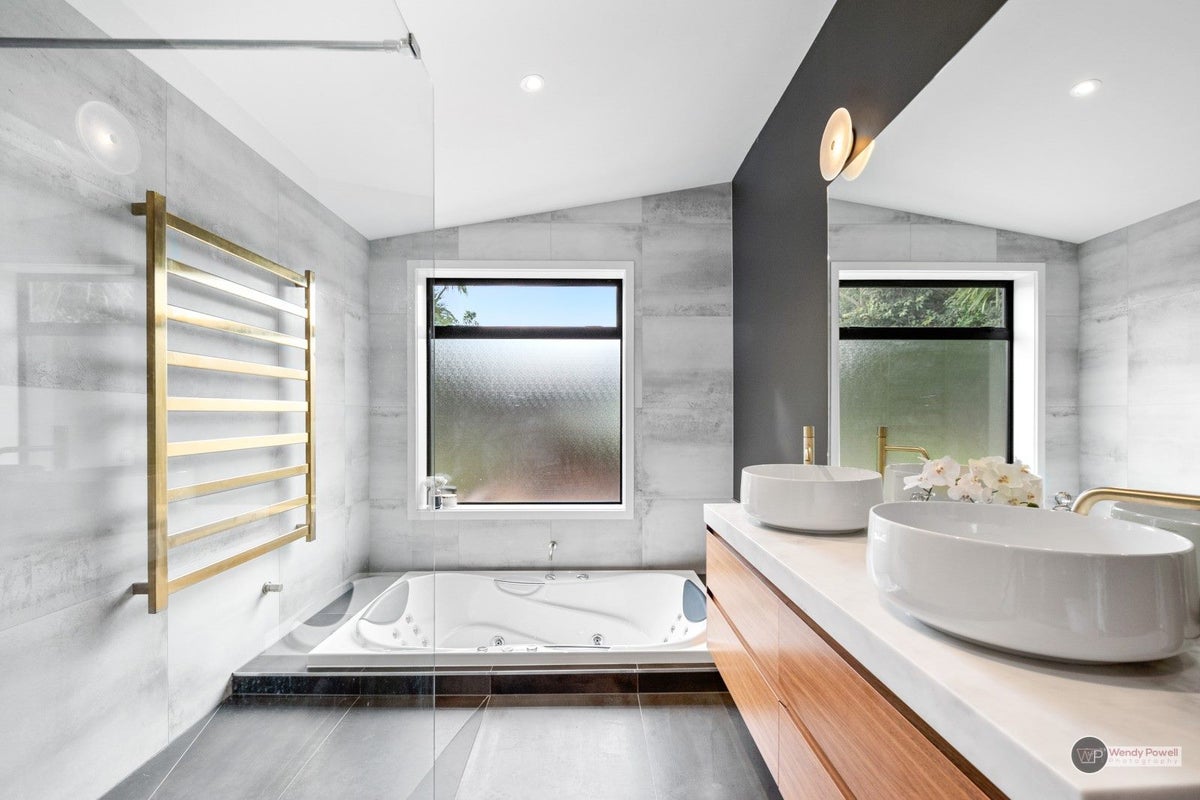 4A Banksia Grove, Maungaraki, Lower Hutt - Carousel 2