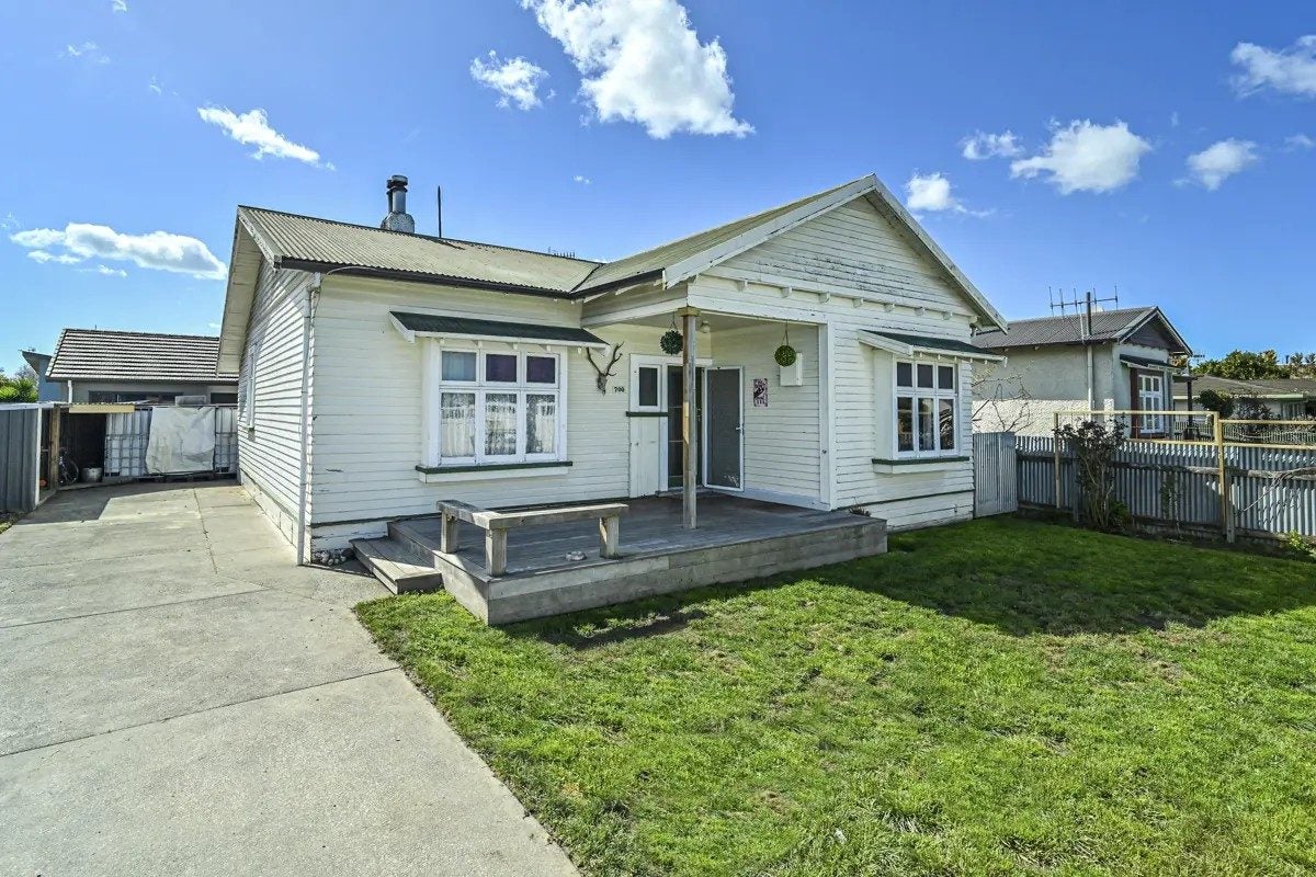 700 Buller Street, Akina, Hastings - Carousel 1
