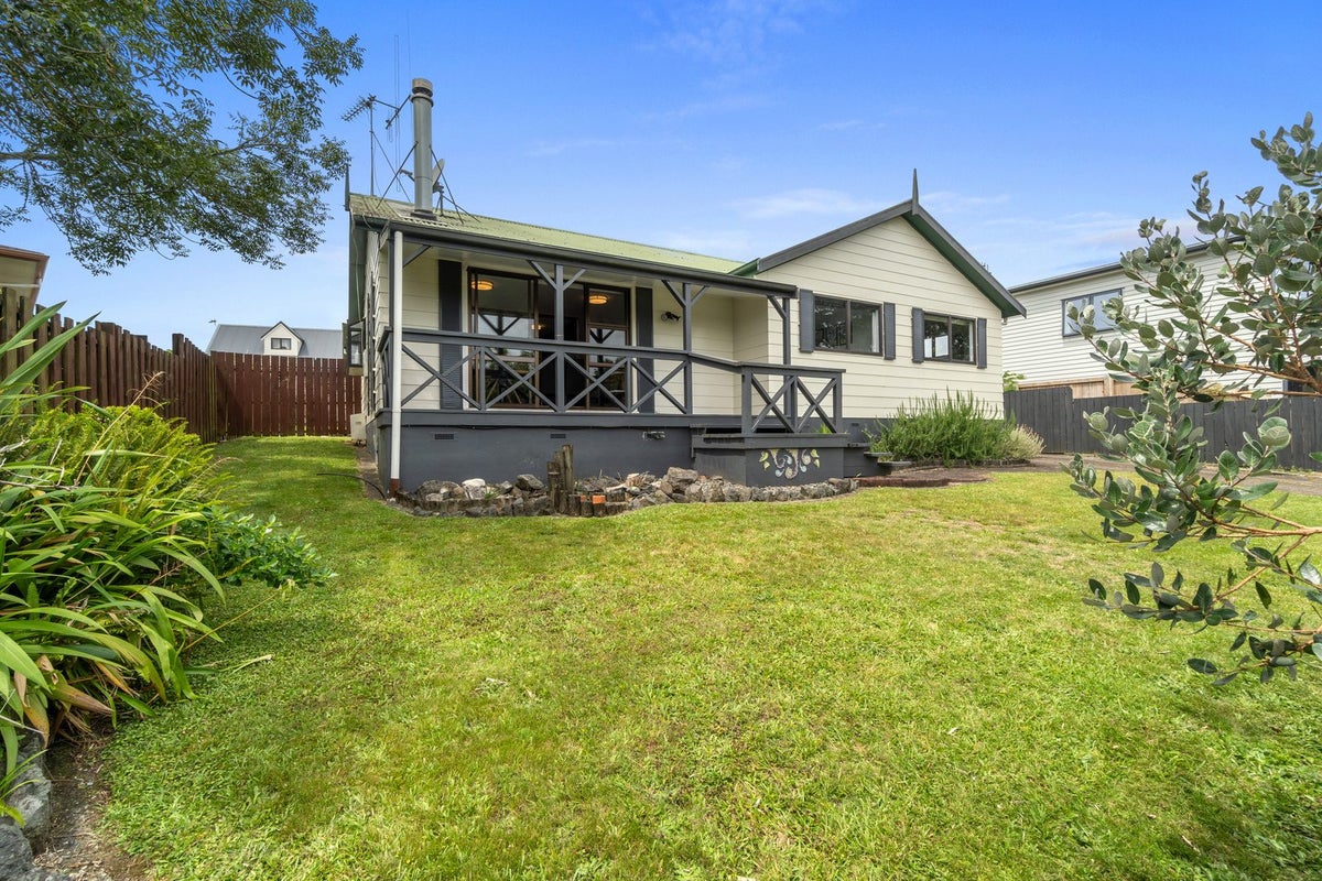 3 Highland Drive, Pukete, Hamilton - Carousel 1