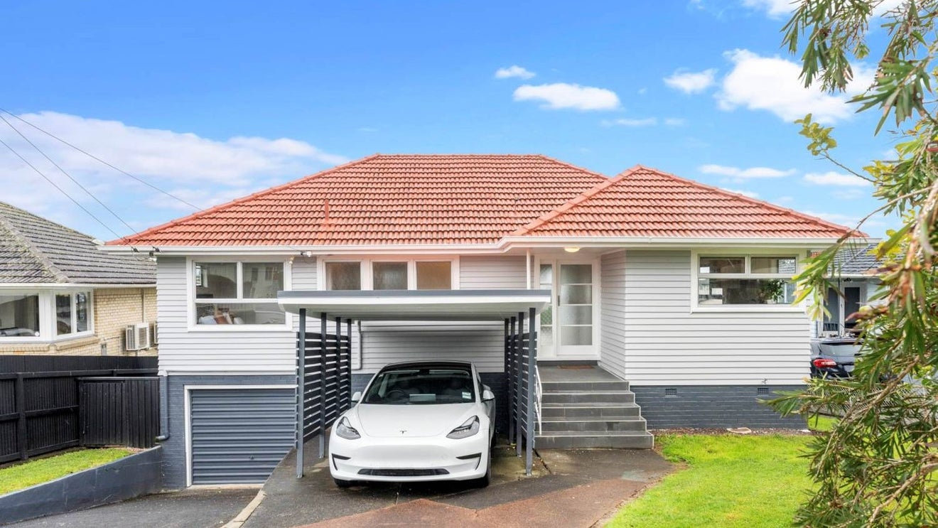11 Jenner Place, Avondale, Auckland - Carousel 1