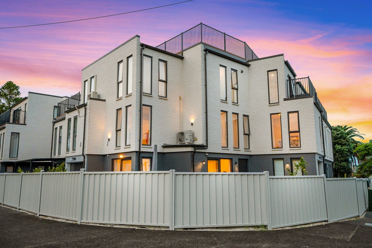 90A Kings Road, Panmure, Auckland - Carousel 1