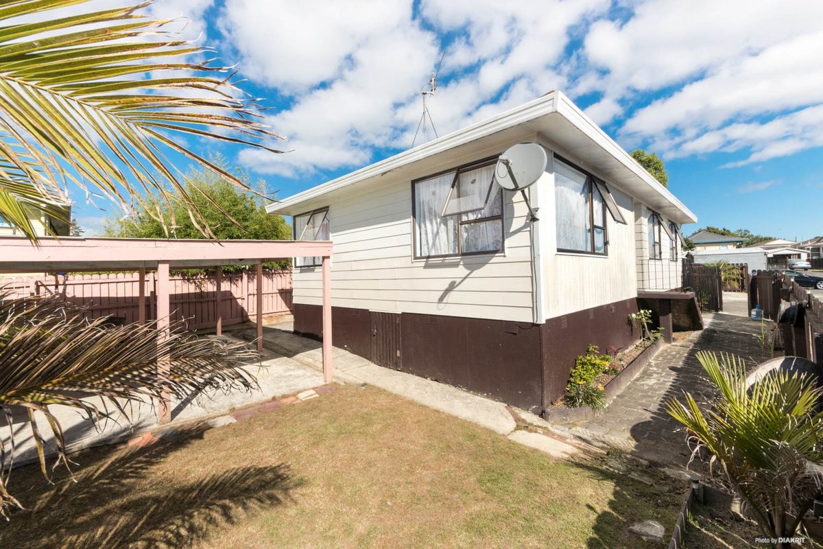 4/76 Luanda Drive, Ranui, Auckland - Carousel 2