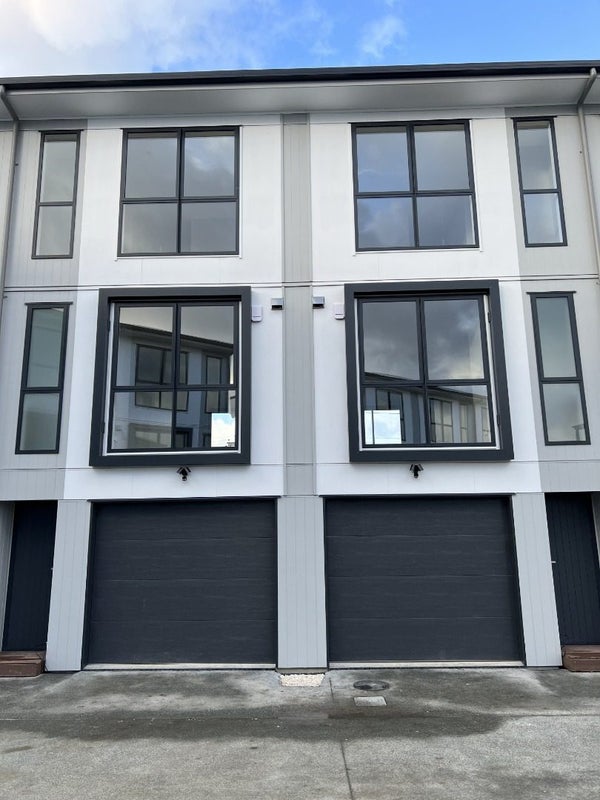 2/8 Ocean View Road, Milford, Auckland - Carousel 15