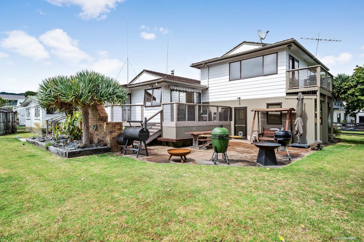 16 Cottonwood Place, Papakura - Carousel 1