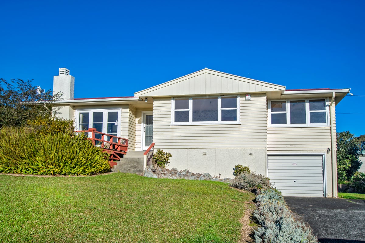 19 Hilltop Avenue, Morningside, Whangarei - Carousel 1