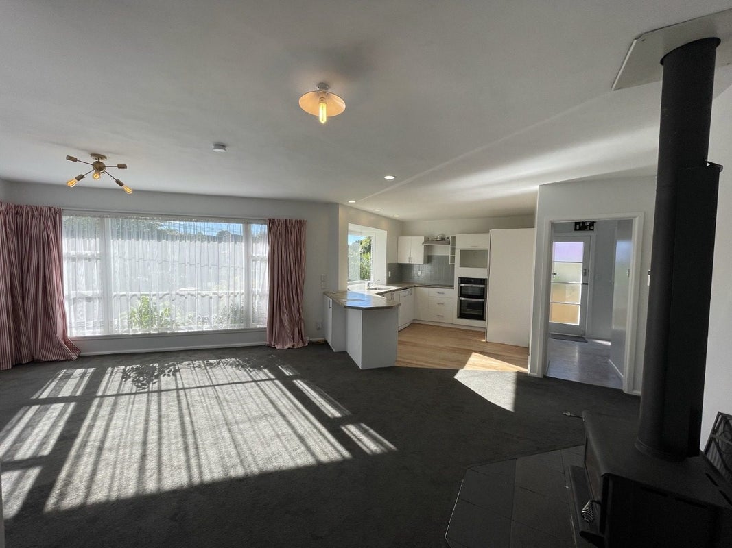 3 Sandringham Place, Bryndwr, Christchurch - Carousel 2