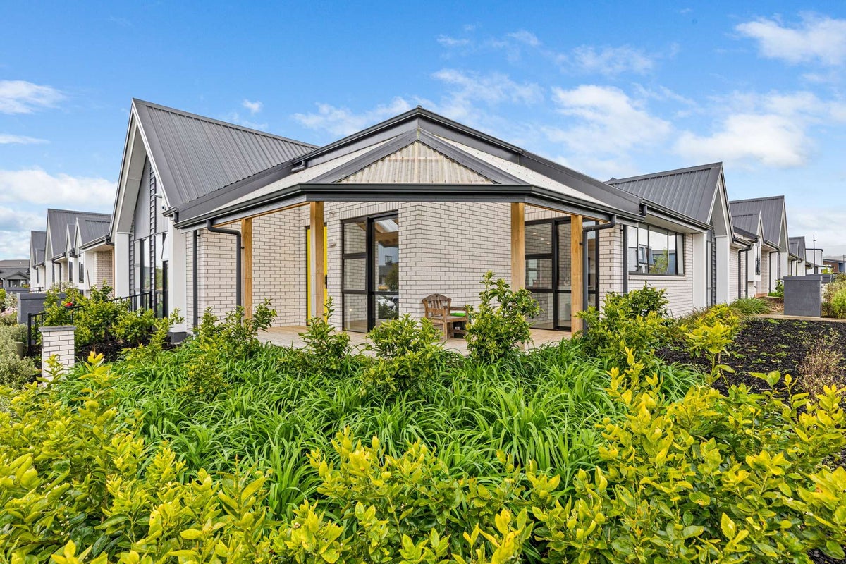 13 Weri Road, Karaka, Papakura - Carousel 1