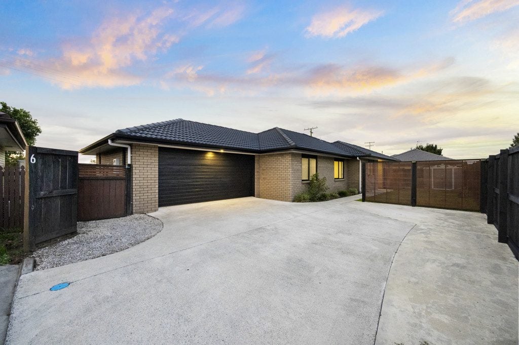 6 Southbrook Close, Glenview, Hamilton - Carousel 1