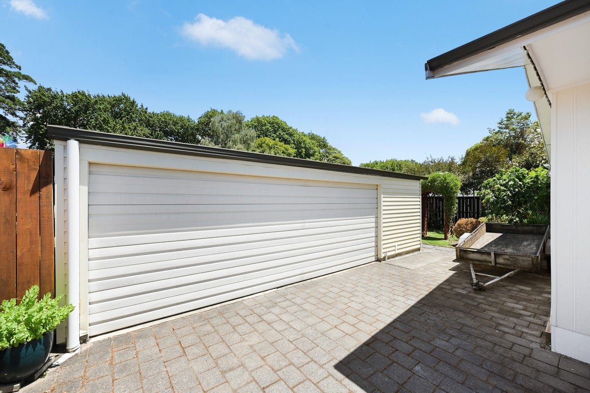 47 Rutherford Street, Chedworth, Hamilton - Carousel 2