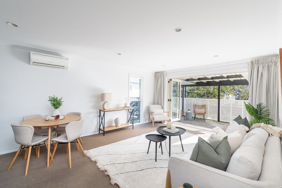 1 Tennyson Street, Trentham, Upper Hutt - Carousel 1