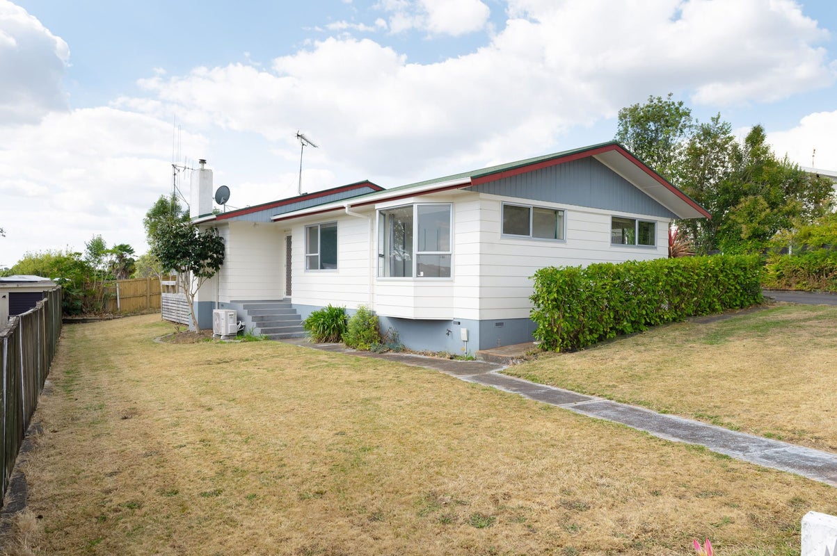74 Amanda Avenue, Dinsdale, Hamilton - Carousel 15